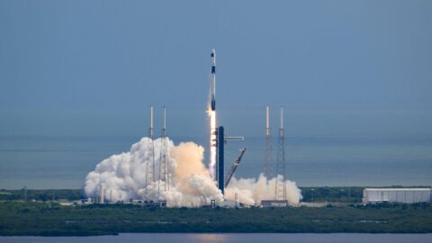 K ISS odstartovala nová mise NASA, mimo jiné má umožnit návrat dvou „trosečníků“