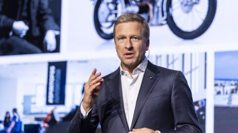 Šéf BMW: Evropa musí zrušit zákaz spalovacích motorů, jinak Čínu nezastaví