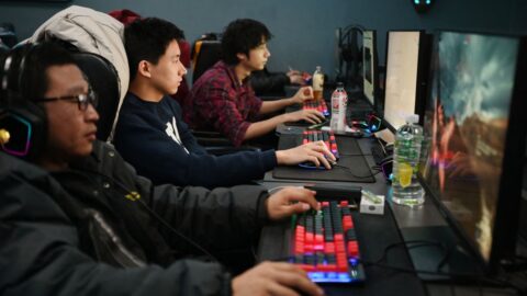 Čína a Myanmar jsou na vrcholu seznamu nejhorších zemí pro internetovou svobodu, uvádí zpráva