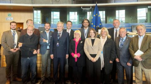 Hnutí Patrioti pro Evropu posílilo o dva europoslance