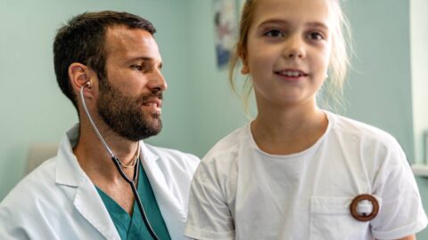 ČR má nedostatek pediatrů. Pomáhají pediatrické ambulance či praktičtí lékaři pro dospělé