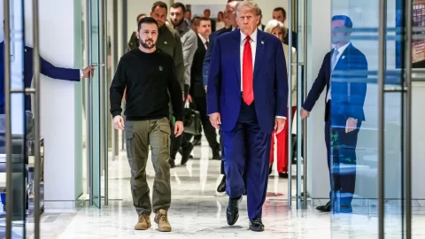 Ukrajina je otevřena možnosti těžby vzácných kovů s partnery, řekl Zelenskyj