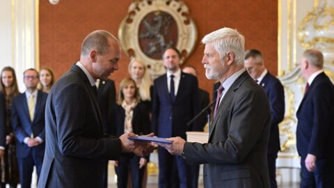Pavel jmenoval nové ministry: pro místní rozvoj Kulhánka a průmyslu Vlčka
