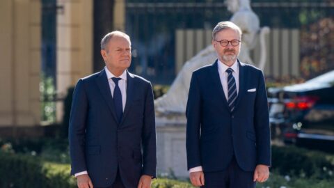 Uvítáním ve Strakově akademii začalo společné jednání české a polské vlády