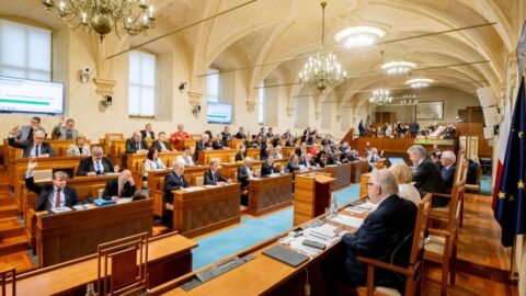Senátoři uctili minutou ticha památku kolegy Romana Krause (ODS)