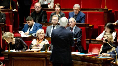 Má imunitu, nelze ho zatknout, uvedla francouzská diplomacie k zatykači na Netanjahua