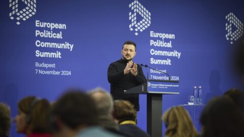 Zelenskyj si je jistý, že válka na Ukrajině díky Trumpovi „skončí dříve“