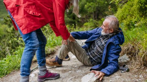 Nejčastější příčinou zranění jsou pády, stoupá počet úrazů na koloběžkách, říkají záchranáři