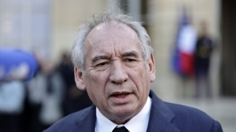 V nové francouzské vládě premiéra Bayroua jsou dva expremiéři