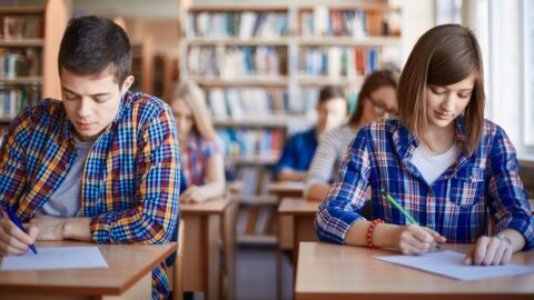 Budoucí studenti středních škol dnes skládají přijímací zkoušky