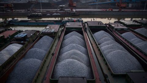 Čína zakazuje vývoz některých materiálů důležitých pro výrobu čipů do USA