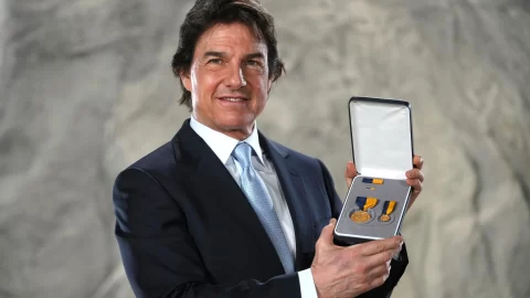 „Vést znamená sloužit. Vím to z celé duše.“ Tom Cruise obdržel nejvyšší civilní ocenění amerického námořnictva