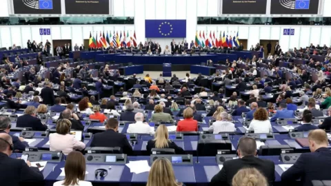 Ministři zdravotnictví EU vyzývají k zákazu kouření ve venkovních prostorách