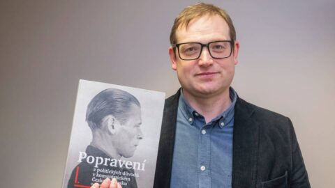 „Abychom nezapomněli, že zlo má svoji konkrétní tvář.“ Nová kniha Popravení mapuje kauzy politických obětí komunistického režimu