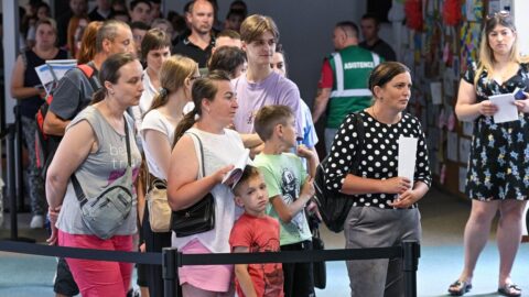 Ministerstvo práce: ČR loni dala uprchlíkům humanitární dávky za 8,8 miliardy korun, příjemců ubylo