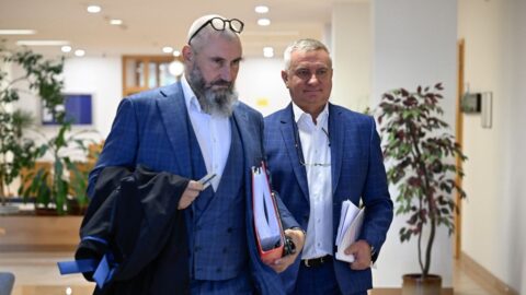 Krajský soud zprostil bývalého hradního kancléře Mynáře obžaloby z dotačního podvodu při stavbě penzionu