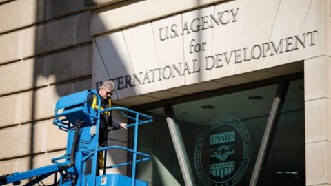 Vyhození zaměstnanci USAID dostanou 15 minut na posbírání osobních věcí z kanceláří