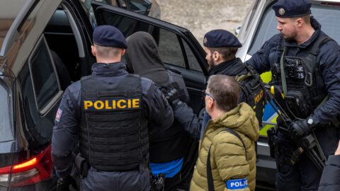 Mladistvý obviněný z dvojnásobné vraždy se podle kriminalisty k činu doznal, motiv neměl