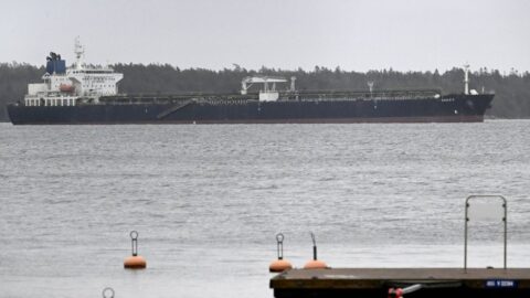 Finské úřady propustily tanker Eagle S podezřelý z poškození podmořského kabelu