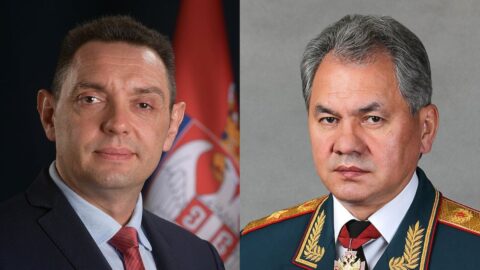 Srbský vicepremiér se radil v Moskvě, jak zabránit revoluci
