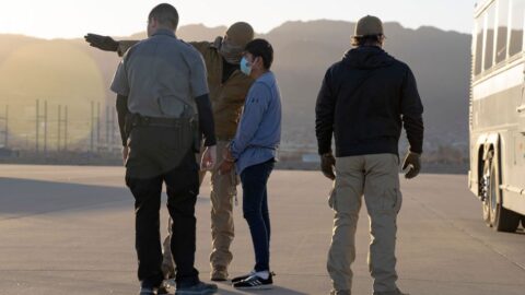 Trumpova administrativa představila aplikaci pro sebedeportaci migrantů