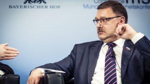 Dohody budou za ruských podmínek, nikoliv amerických, uvedl ruský zákonodárce