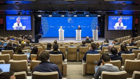 Summit EU se shodl na posílení evropské obrany, podporu Ukrajiny odmítl Orbán