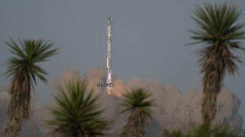 Navzdory nezdaru SpaceX slaví úspěch s návratem nosné rakety lodi Starship