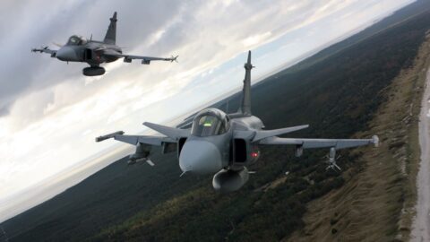 Čeští piloti s gripeny se zapojí do cvičení NATO v severní Evropě