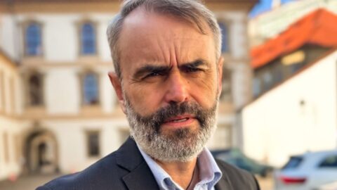 Z 1 % zpět do hry? Přísaha představila nový směr, sází na konzervatismus a tradiční hodnoty