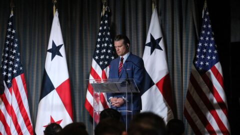 Amerika bije na poplach: Čínský režim si podle Hegsetha upevňuje strategické pozice v Latinské Americe