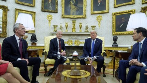 USA vyvíjejí silný tlak na Rusko, ale i Ukrajina musí chtít dohodu, řekl Trump