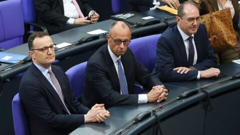 Volba kancléře: Merzovi chybělo šest hlasů k vítězství, Spolkový sněm bude rozhodovat v dalších dnech