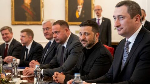 Za účasti Zelenského politici podepsali dohodu o návratových centrech