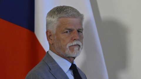 Nynější čtyři sociální dávky nahradí jedna, zákon podepsaný prezidentem přinese změny od října