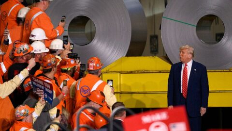 Trump podepsal další zvýšení cla na dovoz oceli a hliníku na 50 procent, neplatí pro všechny obchodní partnery