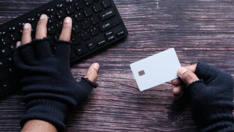 Srí Lanka vyhostila 85 Číňanů, kvůli podezření z on-line podvodů