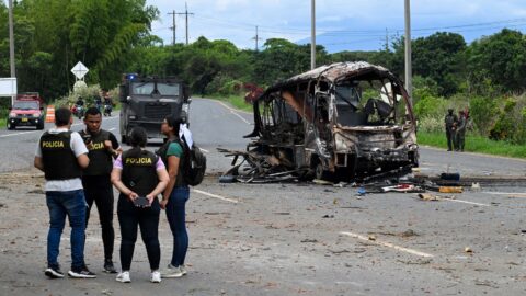 Den v obrazech: Série útoků v Kolumbii, Policejní operace v Brazílii, Střelba ve škole v Rakousku