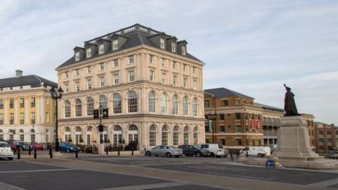 Poundbury: Formální klasicismus spojený s místní tradicí