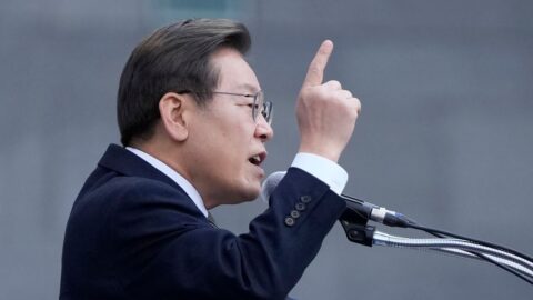 Novým jihokorejským prezidentem byl podle odhadů médií zvolen I Če-mjong