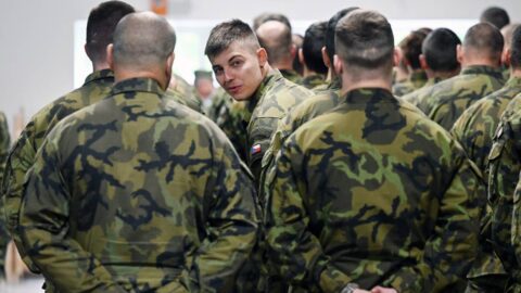 Zůna odmítl znovuzavedení povinné vojny, chce posílit zálohy a mobilizační síly