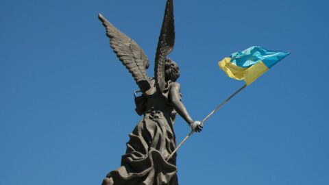 Organizace: Vláda zvládla přijetí ukrajinských uprchlíků, ne jejich podporu