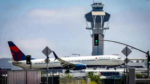 USA kvůli shutdownu omezují provoz na 40 letištích, včetně New Yorku a Chicaga