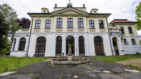 O zámek Veleslavín opět nikdo neprojevil zájem. Veřejná aukce zůstala bez přihození