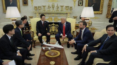 Schůzka Trumpa s jihokorejským prezidentem se nesla v duchu obchodu i jednání o míru na poloostrově
