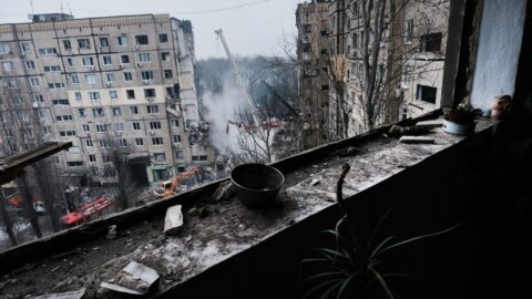 Rusové ve válce proti Ukrajině zabili přes 15 tisíc civilistů, uvedl Kyjev