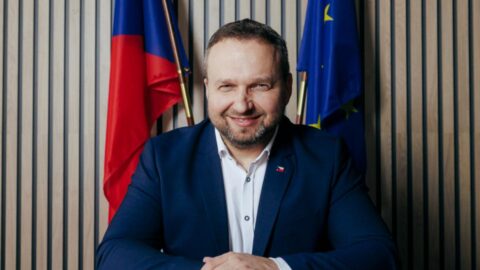 Ministerstvo práce navrhlo růst platů o 5, nebo 7 procent, části pracovníků pak o 9 až 13 procent