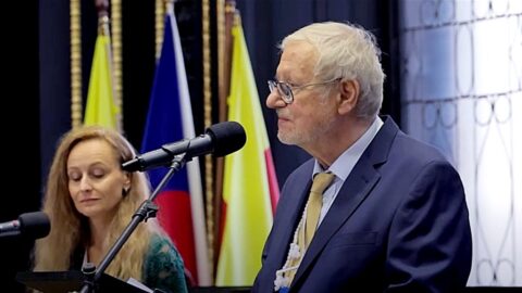 „Obrovské hřiště, které se dá využít.“ Rozhovor s Tomášem Pfeifferem o zdravotnickém kongresu, jenž má spojovat