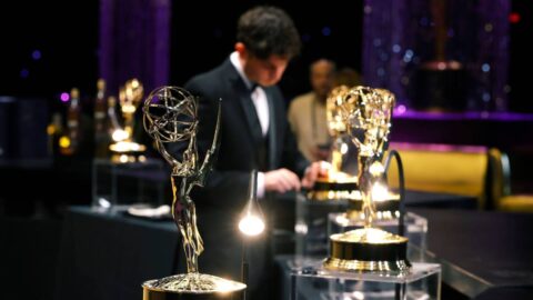 Ceny Emmy v hlavních kategoriích získaly seriály Studio, Adolescent a Urgent