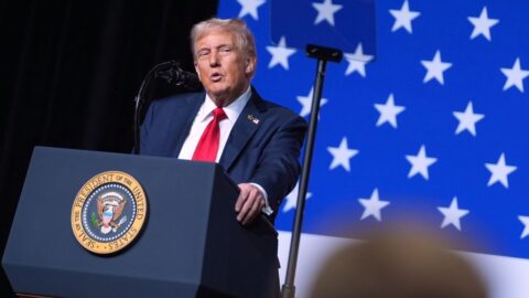 Trump americkým generálům řekl, že Putin a Zelenskyj by se měli setkat
